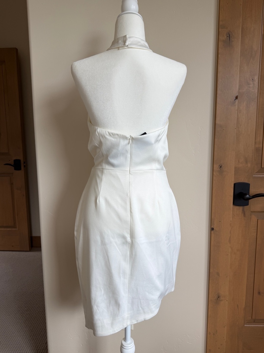 🆕 NWT Elliatt White Halter Camo Dress | Size M - Picture 4 of 5